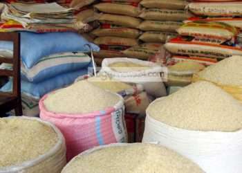 অভিযানের খবরে দোকান বন্ধ