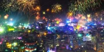 সাকরাইনে মেতেছে ঢাকাবাসী