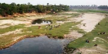 মরা নদী পরিষ্কার ও উদ্ধার শুরু করলেন
