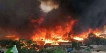 আগুনে পুড়ল রোহিঙ্গা ক্যাম্পের হাজারো ঘর