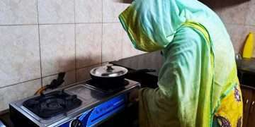 সাভারে বাসাবাড়িতে গ্যাসের সংকট