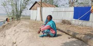 সকিতন বেওয়াসহ শতশত পরিবার ভিটেমাটি হারিয়ে নিঃস্ব