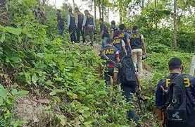 গহীন পাহাড়ে ডাকাত দলের গোলাগুলি