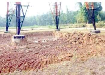 মাটিখেকোদের হাতে বিদ্যুতের খুঁটিও নিরাপদ নয়