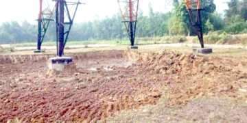 মাটিখেকোদের হাতে বিদ্যুতের খুঁটিও নিরাপদ নয়