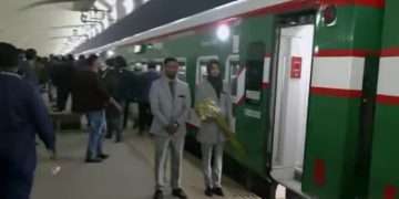 কক্সবাজারের পথে ‘পর্যটক এক্সপ্রেস’