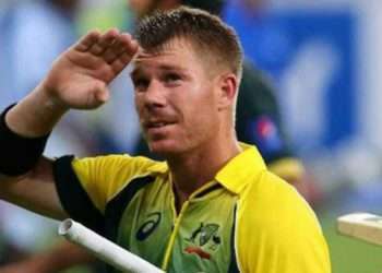 এবার ওয়ানডে ক্রিকেটকেও বিদায় জানালেন ওয়ার্নার