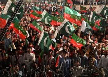 পাকিস্তানের মসনদ কার