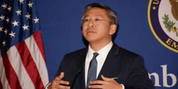 ডনাল্ড লু ফের দৃশ্যপটে