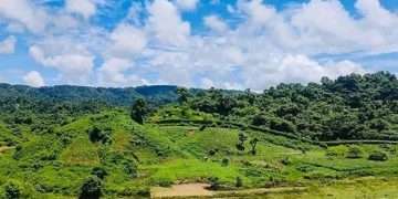 সীমান্তে হাজারো চাকমা ও রোহিঙ্গা