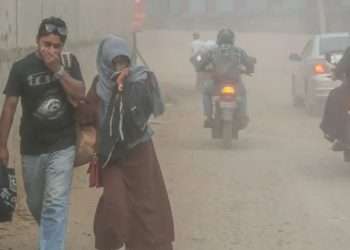 জরুরি প্রয়োজন ছাড়া বাইরে নয়