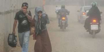 জরুরি প্রয়োজন ছাড়া বাইরে নয়