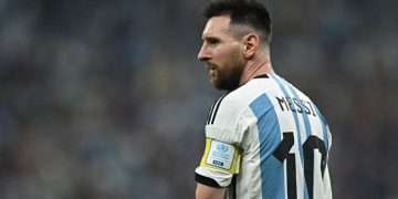 আর সন্দেহ নেই ইতিহাসের সেরা ফুটবলার মেসিই