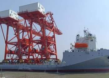 বন্দরে এসেছে আনলোডারবাহী মাদার ভেসেল