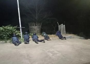 এবার তল্লাশিচৌকিতে হামলা চালিয়েছে সন্ত্রাসীরা