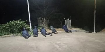 এবার তল্লাশিচৌকিতে হামলা চালিয়েছে সন্ত্রাসীরা