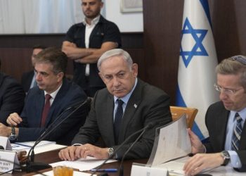 গ্রেফতার আতঙ্কে জরুরি বৈঠক