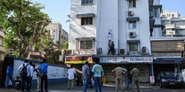 সালমান খানের বাড়ির সামনে চলল গুলি