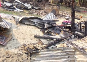 ফেলে রাখা ছাইয়ের আগুন থেকে পুড়ল গোটা বাড়ি