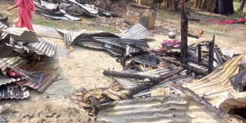 ফেলে রাখা ছাইয়ের আগুন থেকে পুড়ল গোটা বাড়ি