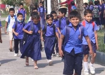 শিক্ষাপ্রতিষ্ঠানে ছুটি আরও বাড়বে কি না, জানা যাবে শনিবার