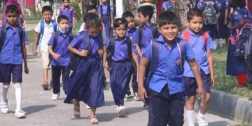 শিক্ষাপ্রতিষ্ঠানে ছুটি আরও বাড়বে কি না, জানা যাবে শনিবার