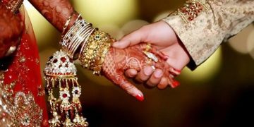 বিয়ের আসর ছেড়ে পালালেন