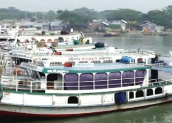 উপকূলীয় এলাকায় নৌযান চলাচল বন্ধের নির্দেশ