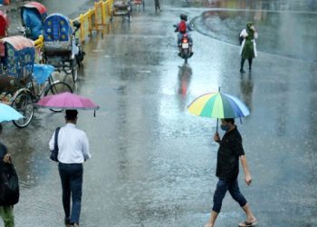 বৃষ্টি বেড়ে কমতে পারে তাপমাত্রা