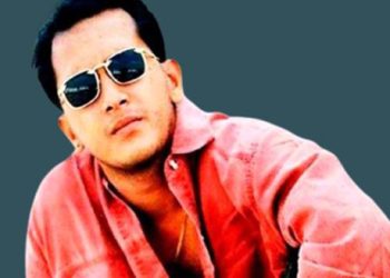 দেশে তারকাদের মধ্যে প্রথম মোবাইল ব্যবহার করতেন