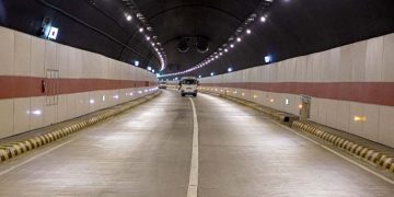 টানেলের সম্ভাব্য ক্ষতি এড়াতে যান চলাচল বন্ধ