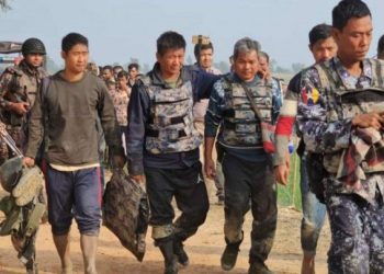 বাংলাদেশে আশ্রয় নিলো মিয়ানমারের আরো ৫ বিজিপি সদস্য