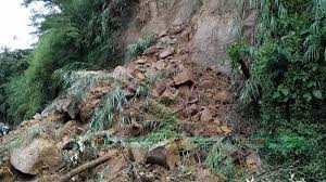 পাহাড় ধসে মারিশ্যা-দীঘিনালা সড়ক অচল