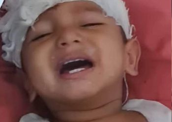 এখনও ‘মা মা’ কেঁদে যাচ্ছে শিশুটি