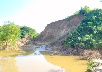 পাহাড়ের কান্না থামছে না