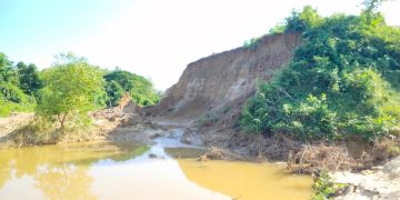 পাহাড়ের কান্না থামছে না