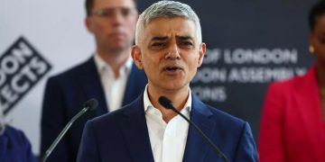 লন্ডনের মেয়র পদে টানা তৃতীয়বার জয়ী হলেন সাদিক খান