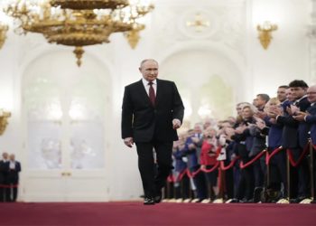 পঞ্চমবারের মতো শপথ নিলেন পুতিন