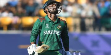 টপ অর্ডার যেন তাসের ঘর