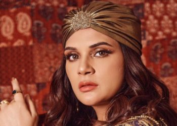 সব নারী সাধু না, তিক্ত অভিজ্ঞতার শিকার রিচা চাড্ডা