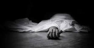 সড়কে কাফনে মোড়ানো মরদেহ