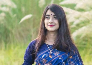 ফেসবুকে পোস্ট দিয়ে পদ্মায় ঝাঁপ