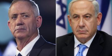 সরকার থেকে বেনি গ্যান্টজের পদত্যাগ