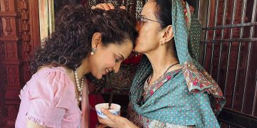 মাঠে নেমেই ছক্কা হাঁকালেন কঙ্গনা