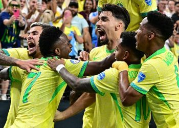 প্যারাগুয়েকে উড়িয়ে দিল ব্রাজিল