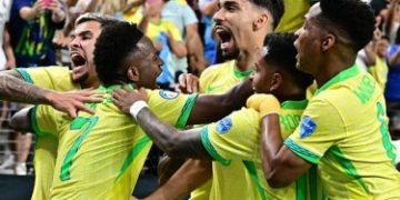 প্যারাগুয়েকে উড়িয়ে দিল ব্রাজিল