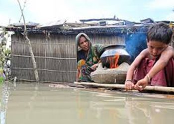 চরম ঝুঁকিতে নারী