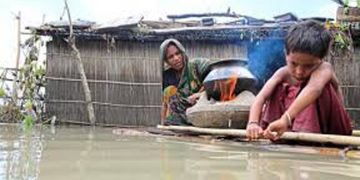 চরম ঝুঁকিতে নারী