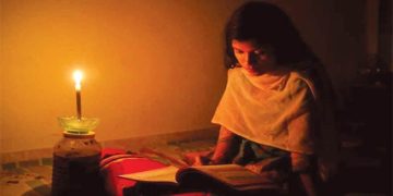 গ্রামাঞ্চলে লোডশেডিংয়ে বিপর্যস্ত জনজীবন