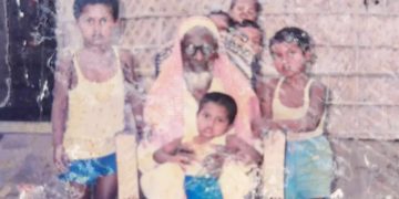 হজের ইহরামের কাপড় দিয়ে আব্দুস সামাদকে কবরে সমাহিত করা হয়েছিল